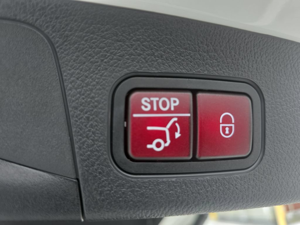 Used 2025 Mercedes-Benz GLA 250 image 31