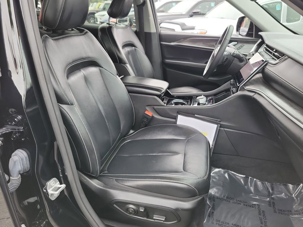 Certified 2023 Jeep Grand Cherokee Limited image 16