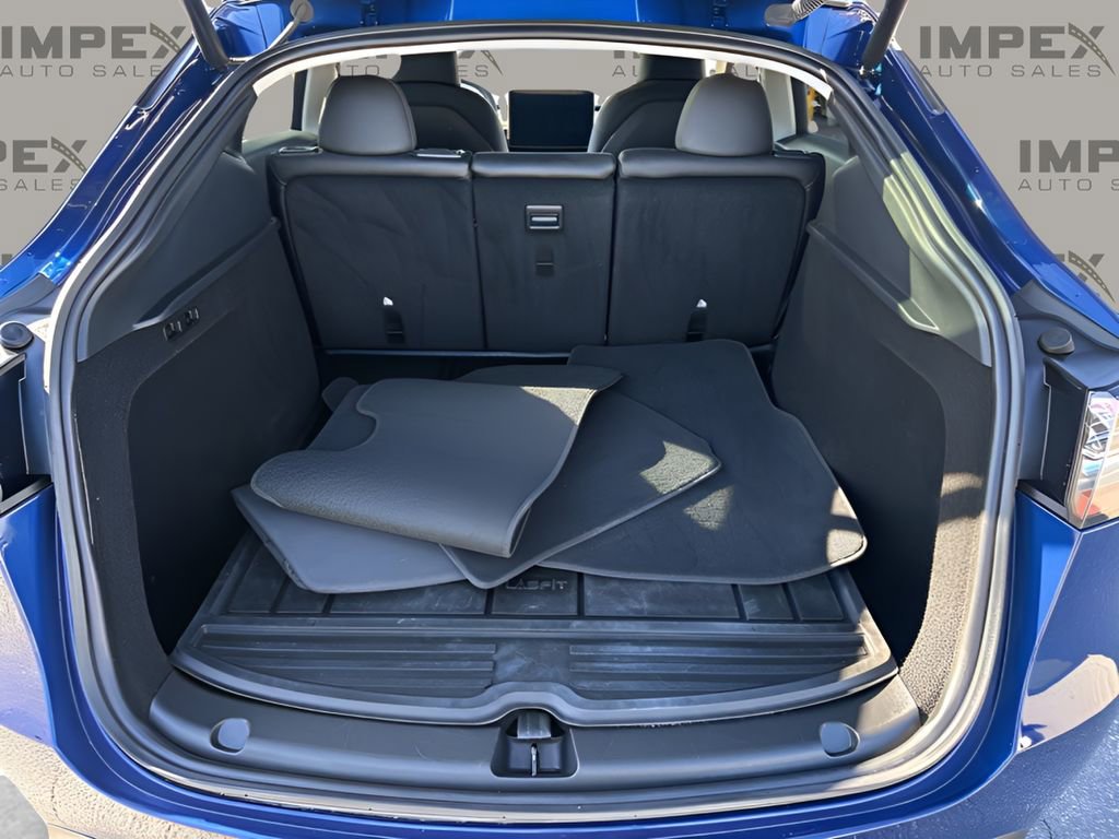 Used 2024 Tesla Model Y Long Range image 29