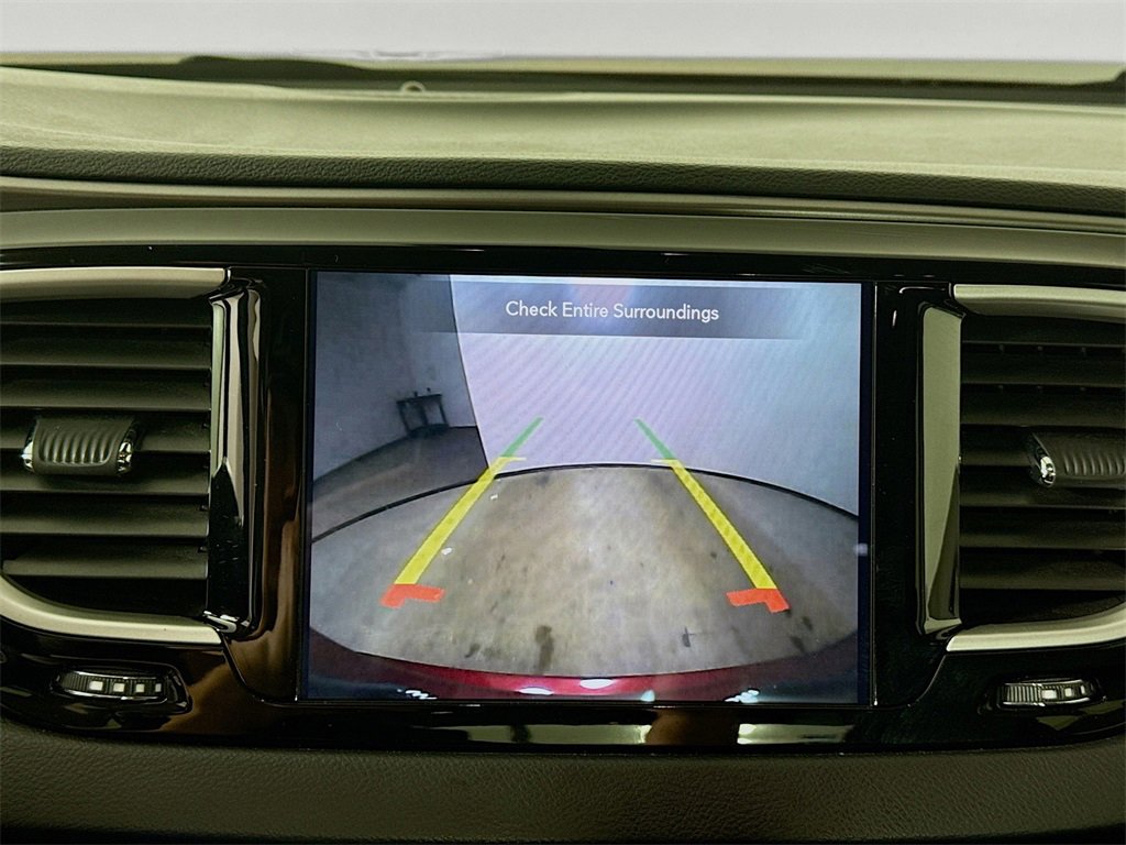 Used 2020 Chrysler Pacifica Touring-L Plus image 19