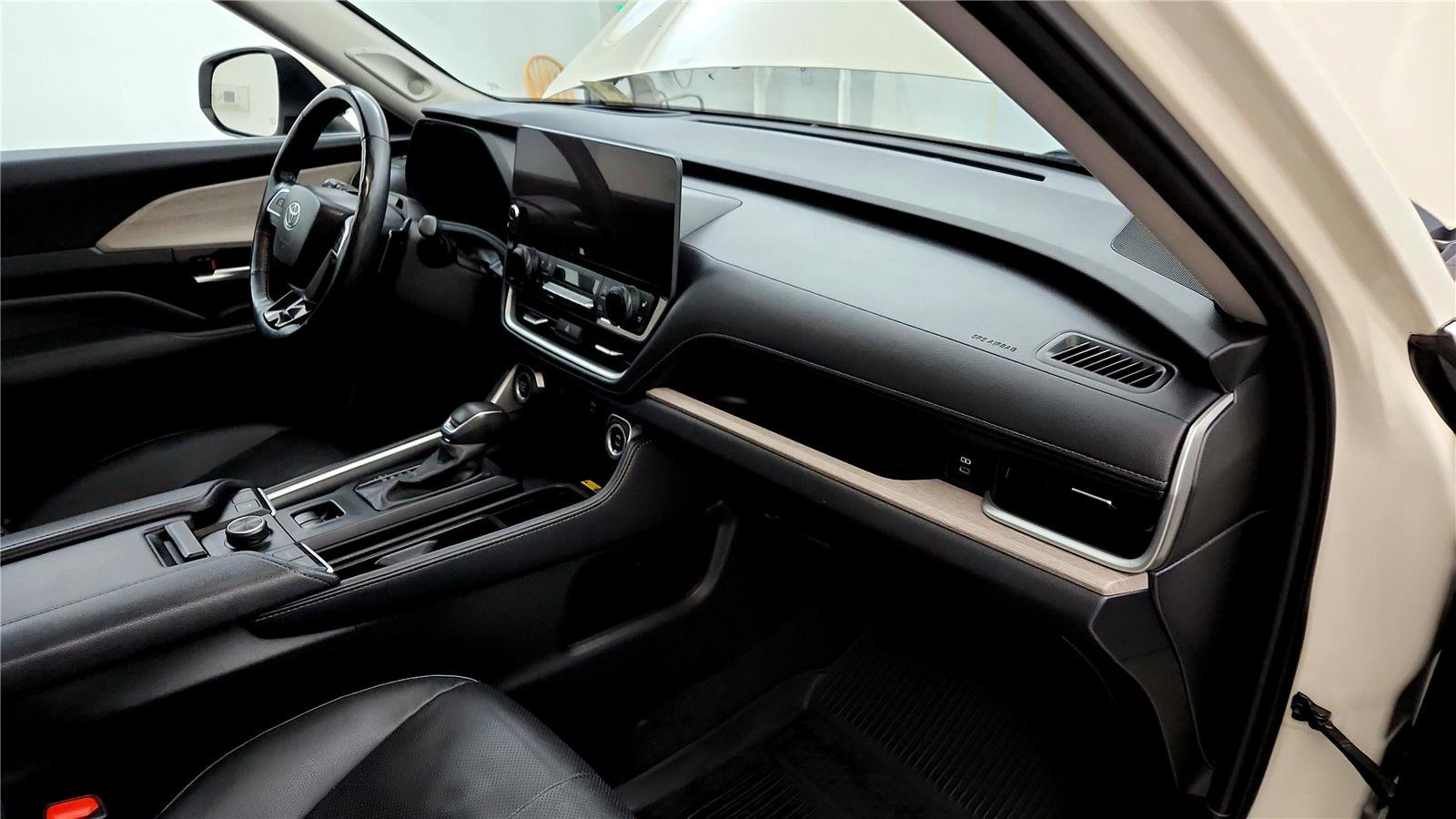 Used 2024 Toyota Grand Highlander Platinum image 26