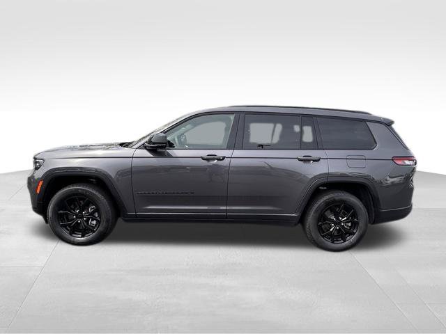 Used 2025 Jeep Grand Cherokee L Laredo AWD/4WD image 3
