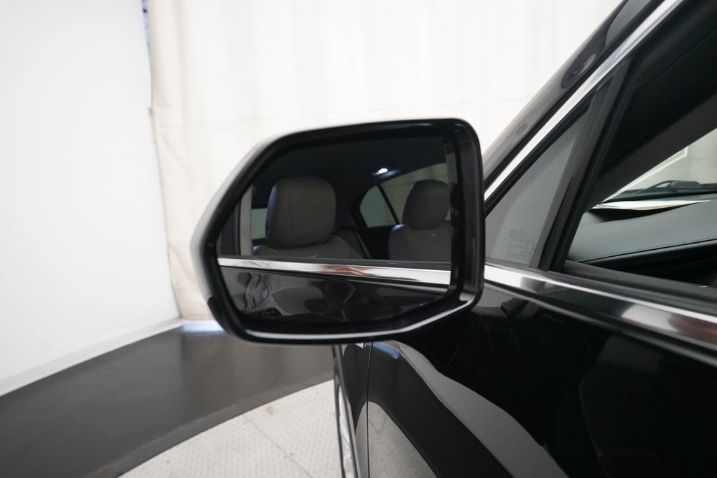Used 2020 Cadillac XT4 Luxury w/ Cold Weather Package AWD/4WD image 24