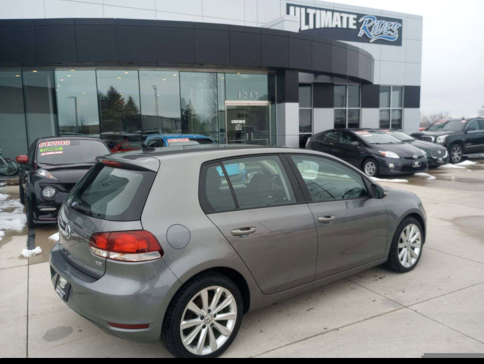 Used 2013 Volkswagen Golf TDI FWD image 2