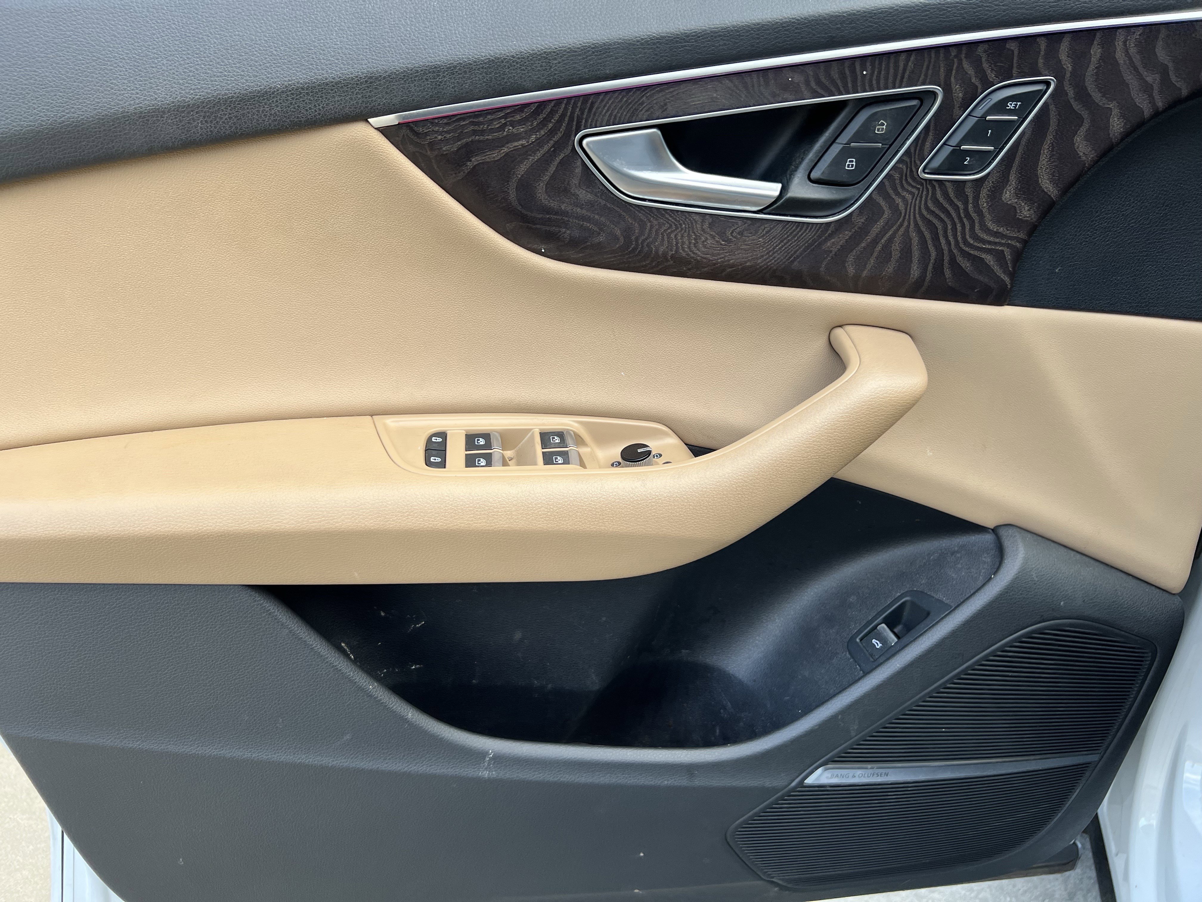 Used 2020 Audi Q8 Prestige w/ Prestige Package image 14