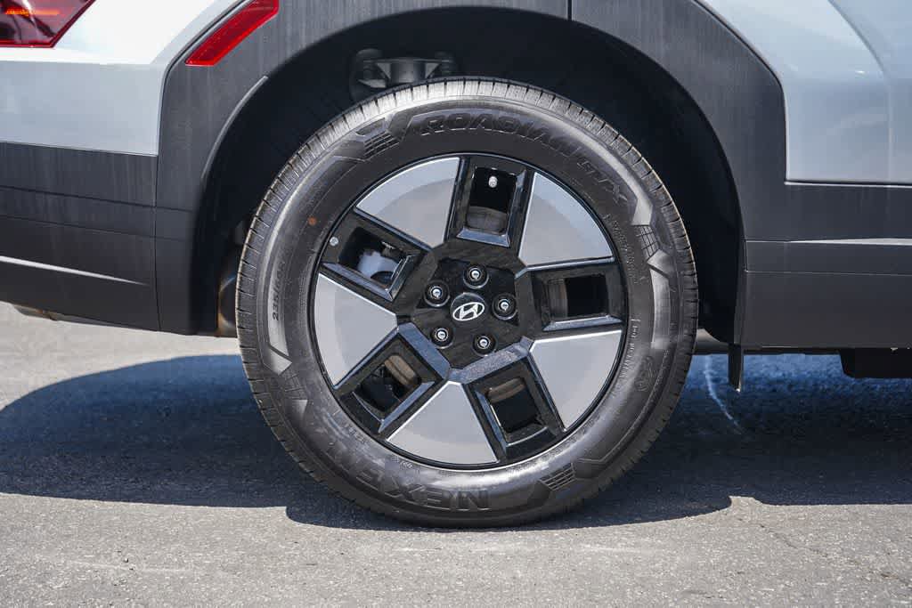 New 2026 Hyundai Santa Fe SE FWD image 8