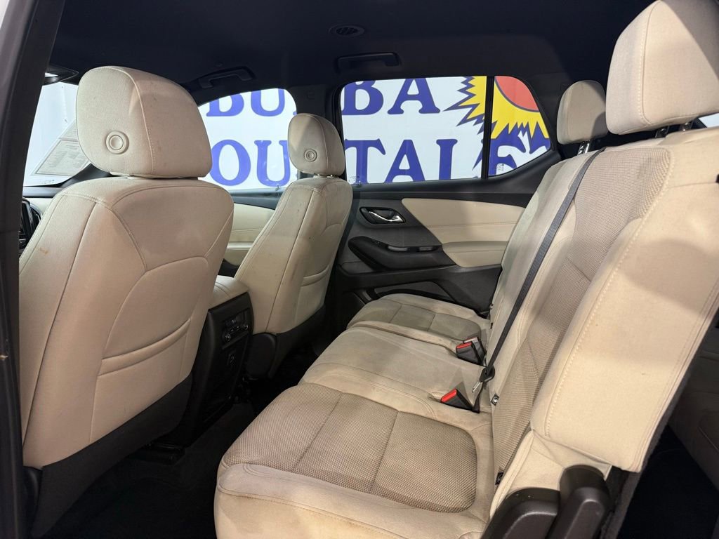 Used 2022 Chevrolet Traverse LS FWD image 15