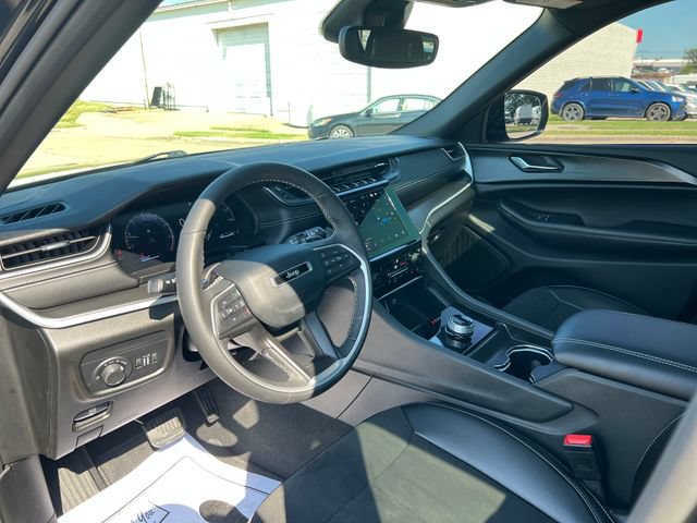 Used 2024 Jeep Grand Cherokee L Altitude AWD/4WD image 36