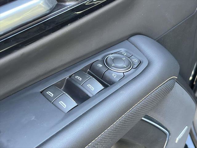 Used 2025 Chevrolet Suburban Premier image 16