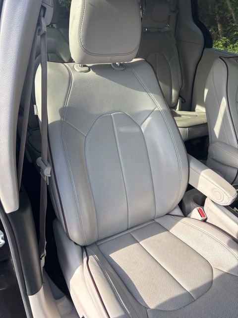 Used 2020 Chrysler Pacifica Limited w/ Advanced Safetytec Group image 24