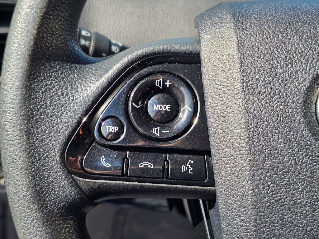 Used 2021 Toyota Prius LE AWD/4WD image 29