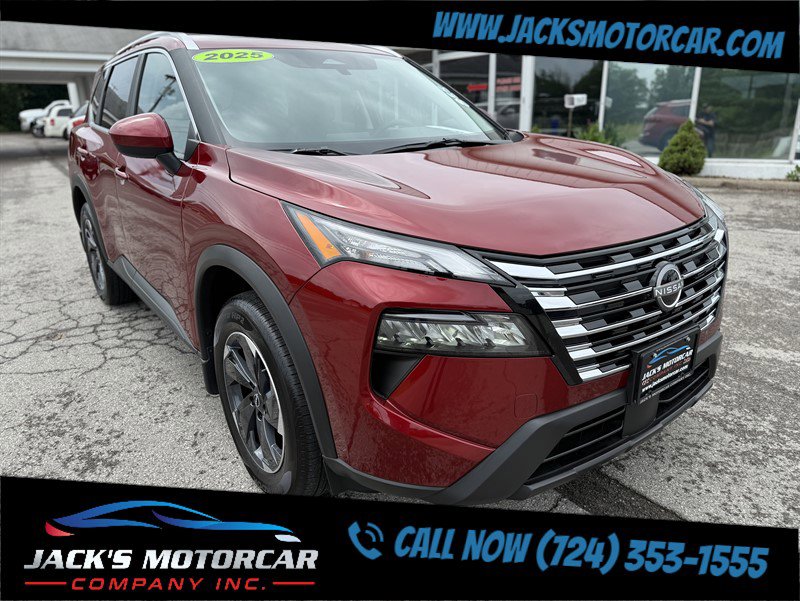 Used 2025 Nissan Rogue SV w/ SV Premium Package image 13
