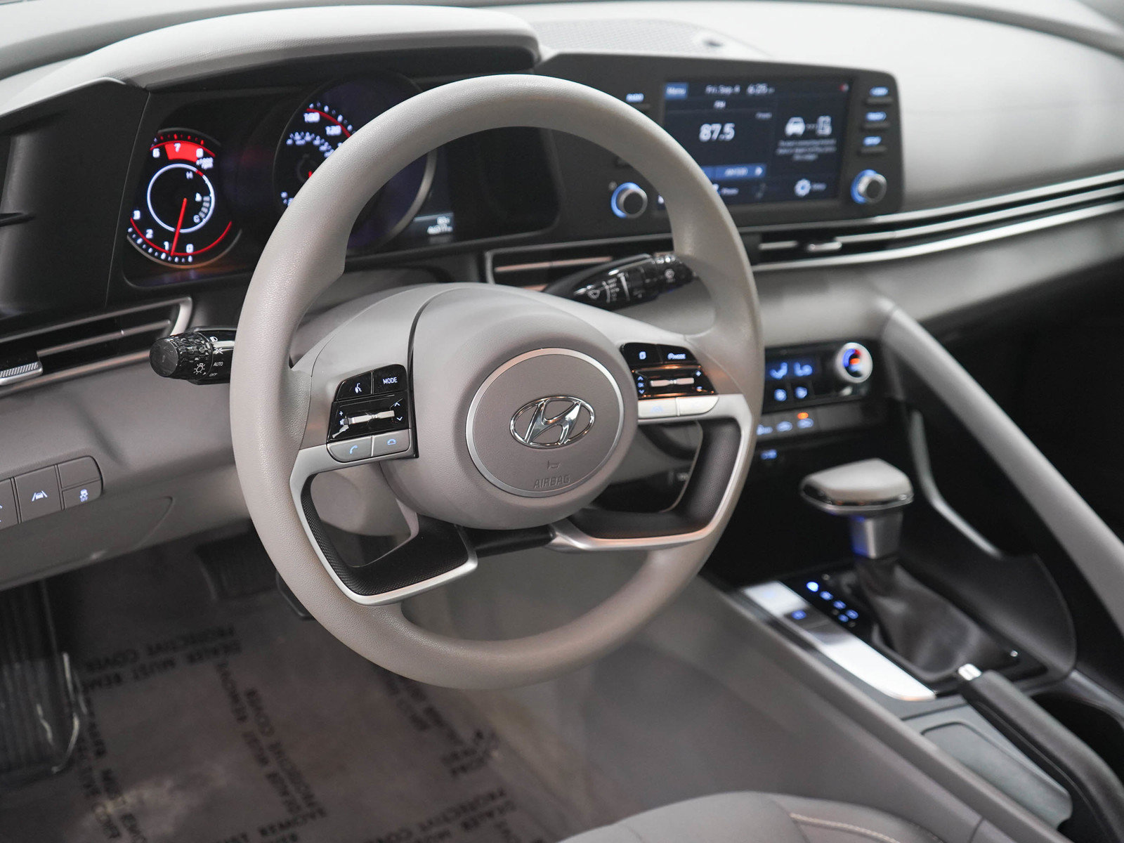 Used 2023 Hyundai Elantra SEL FWD image 19
