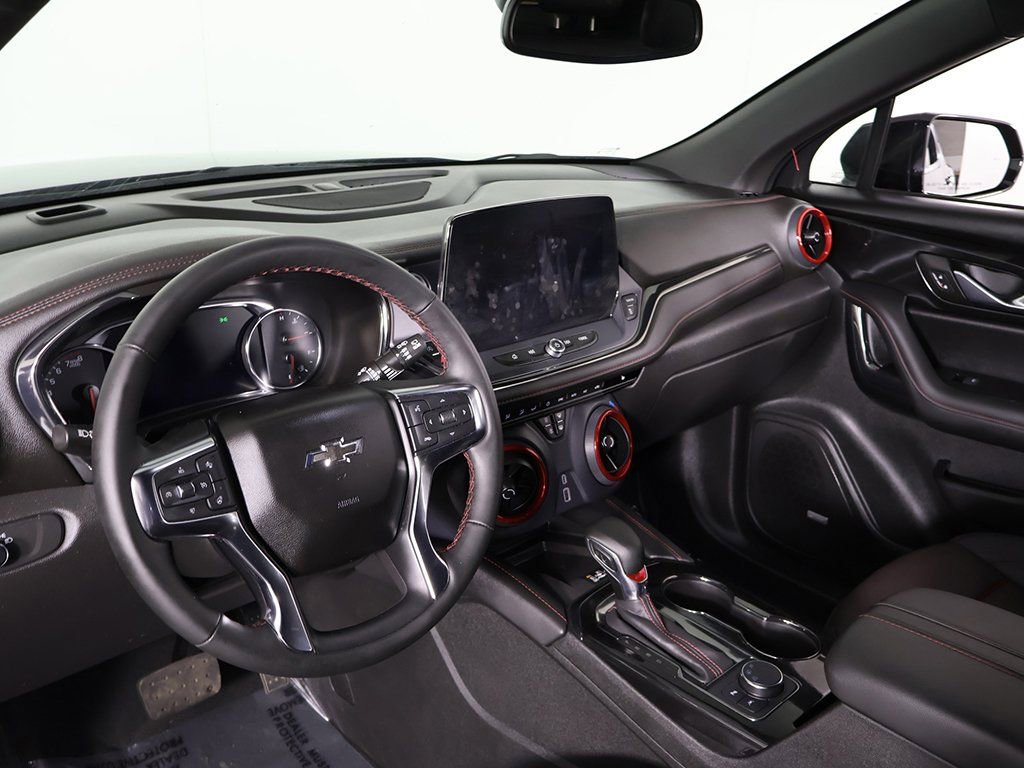 Used 2025 Chevrolet Blazer RS image 28