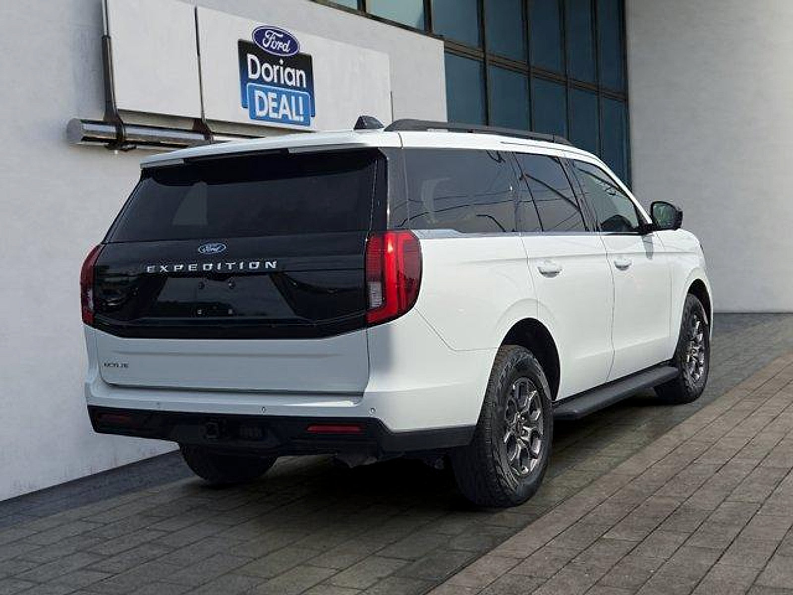 Certified 2025 Ford Expedition Active RWD image 3