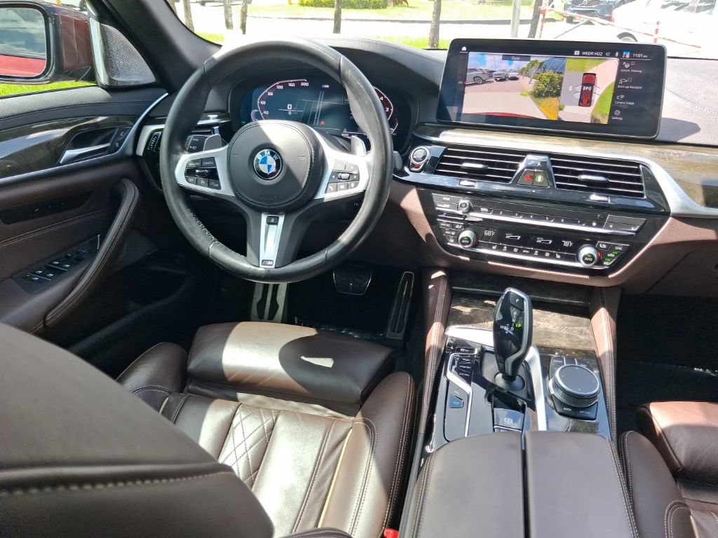Used 2021 BMW M550i xDrive w/ Dynamic Handling Package AWD/4WD image 10