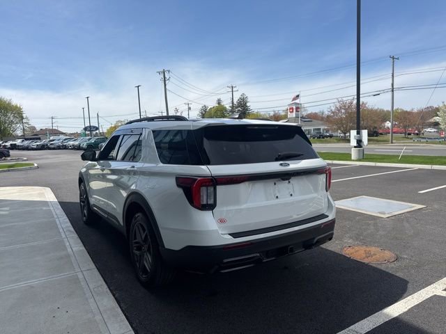 Used 2025 Ford Explorer ST-Line w/ Premium Package AWD/4WD image 6