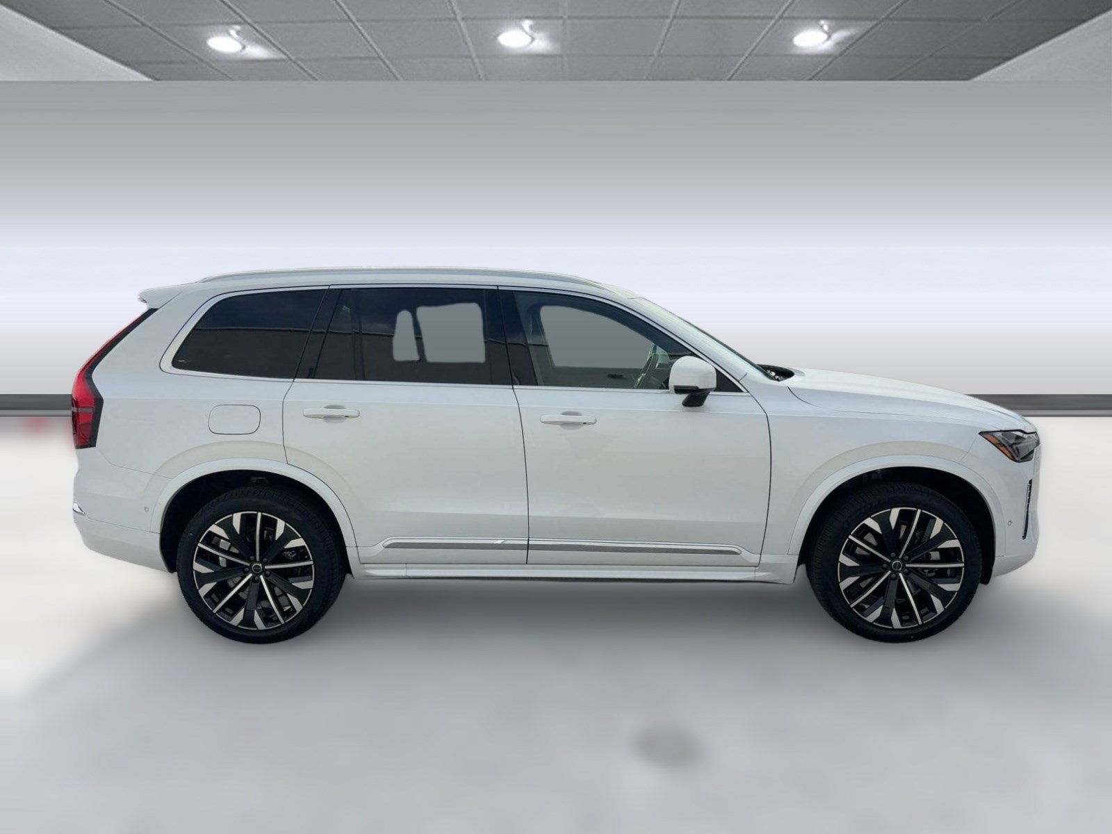 New 2026 Volvo XC90 T8 Plus w/ Protection Package image 8