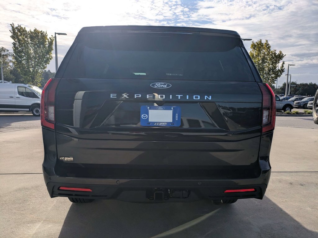 New 2027 Ford Expedition Active RWD image 5