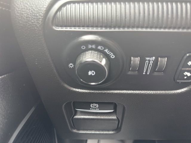 Certified 2024 Jeep Wagoneer 4WD image 25