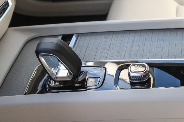 New 2026 Volvo V60 B5 Cross Country Plus w/ Climate Package image 19