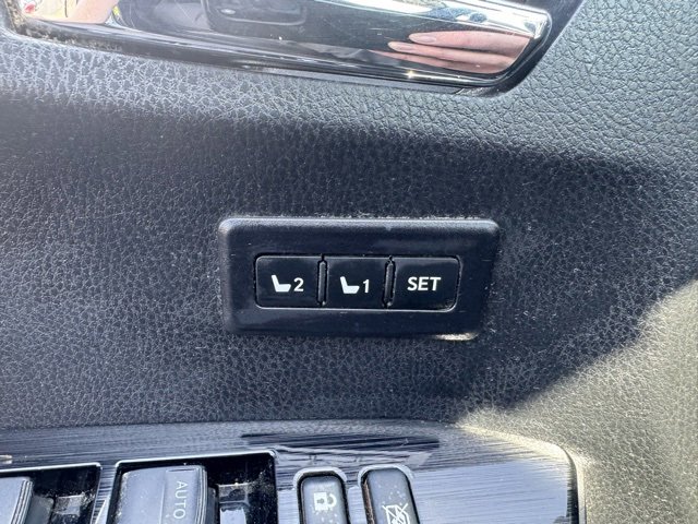 Used 2018 Toyota RAV4 Limited image 19