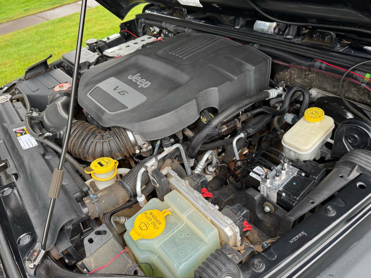 Used 2015 Jeep Wrangler Unlimited Sport image 35