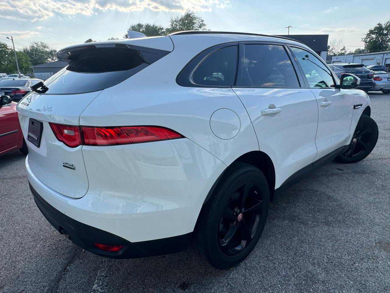 Used 2018 Jaguar F-PACE Premium AWD/4WD image 8