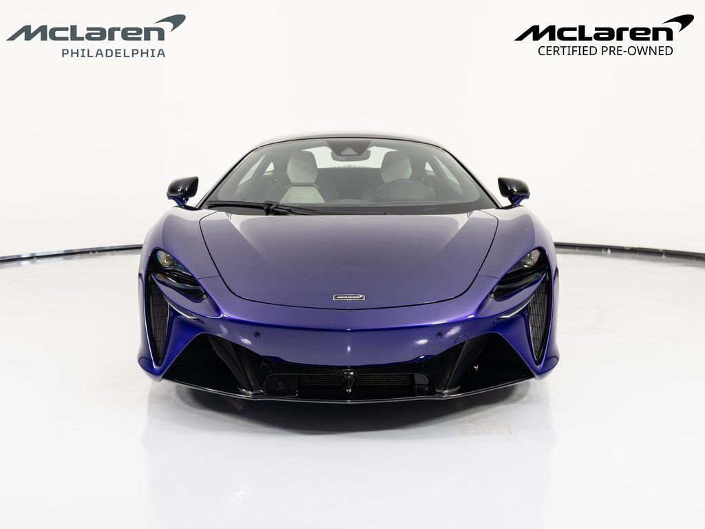 Used 2023 McLaren Artura video 2