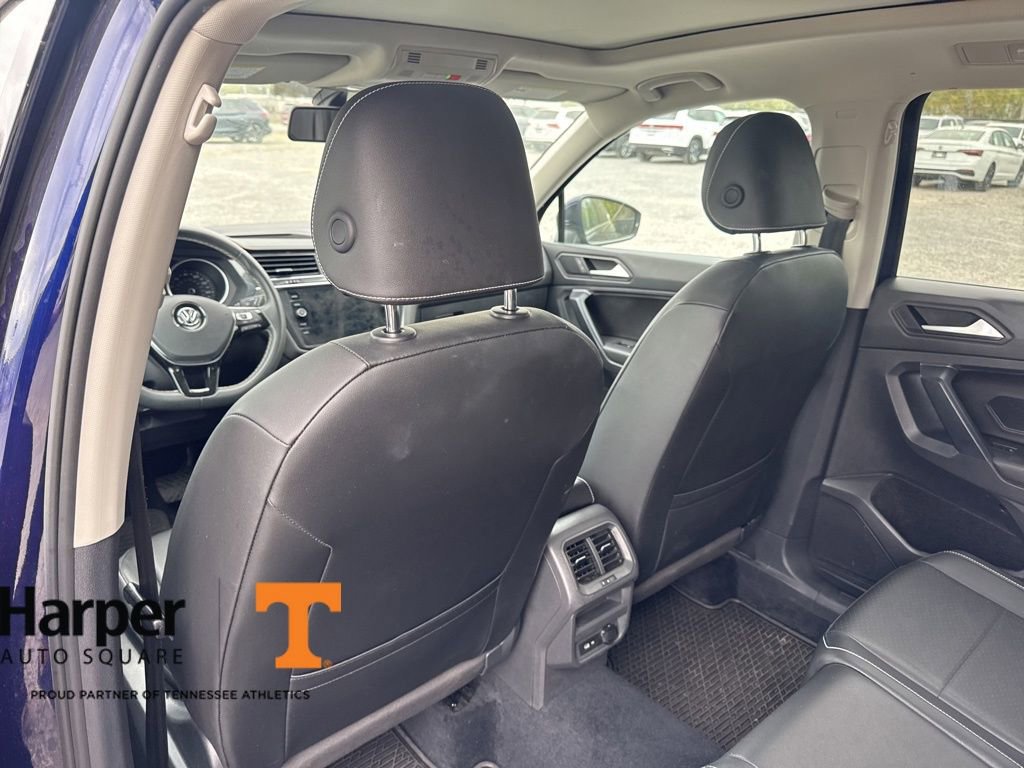 Used 2021 Volkswagen Tiguan SE w/ Panoramic Sunroof Package image 11