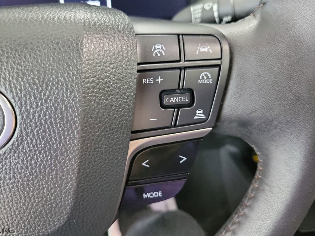 Used 2025 Toyota Camry XLE image 12