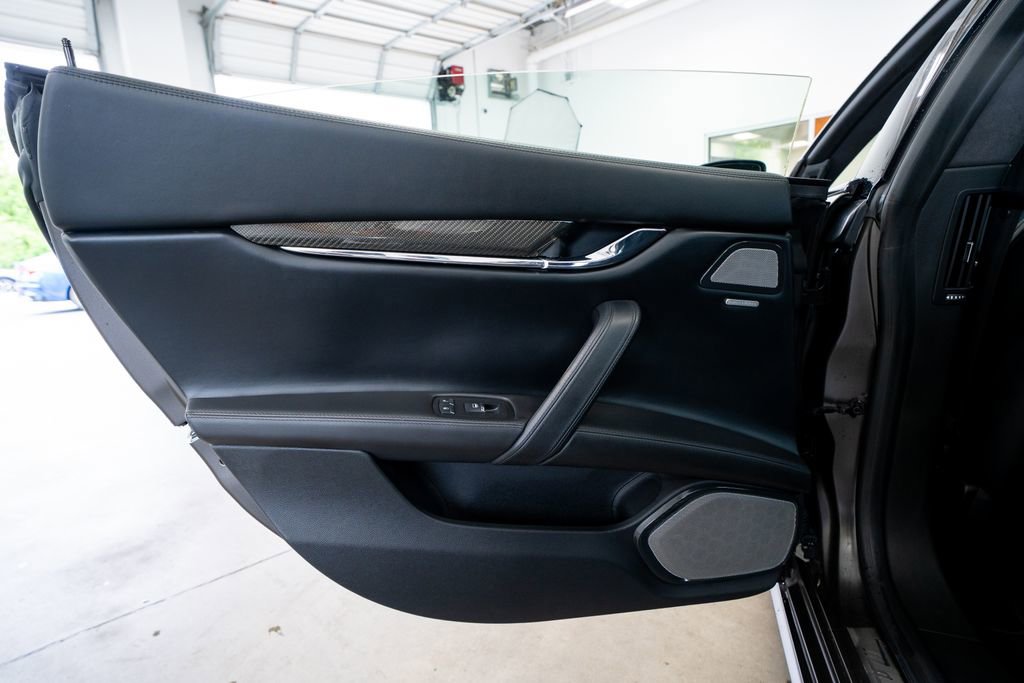 Used 2014 Maserati Quattroporte GTS RWD image 44