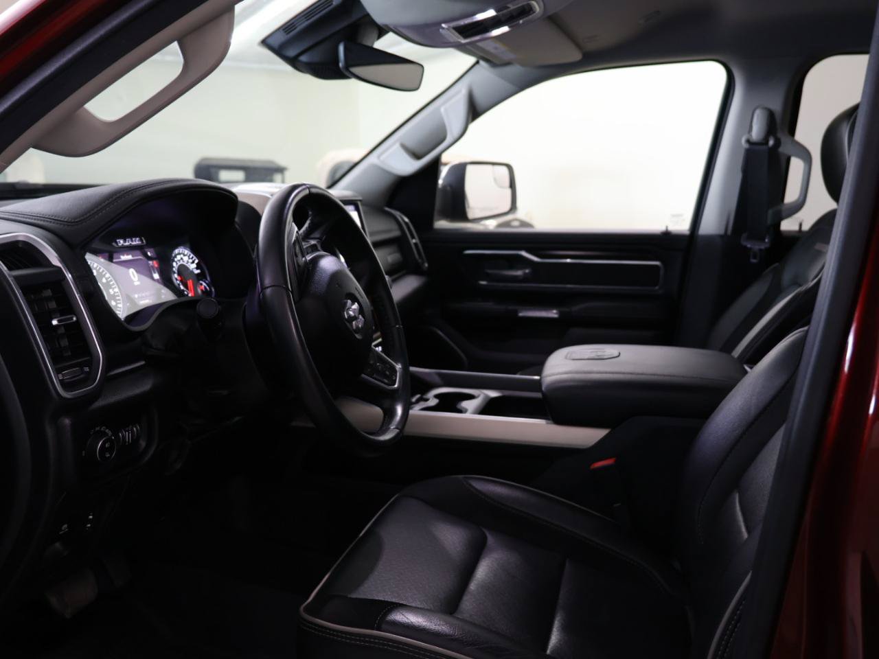 Used 2022 RAM 1500 Laramie AWD/4WD image 38