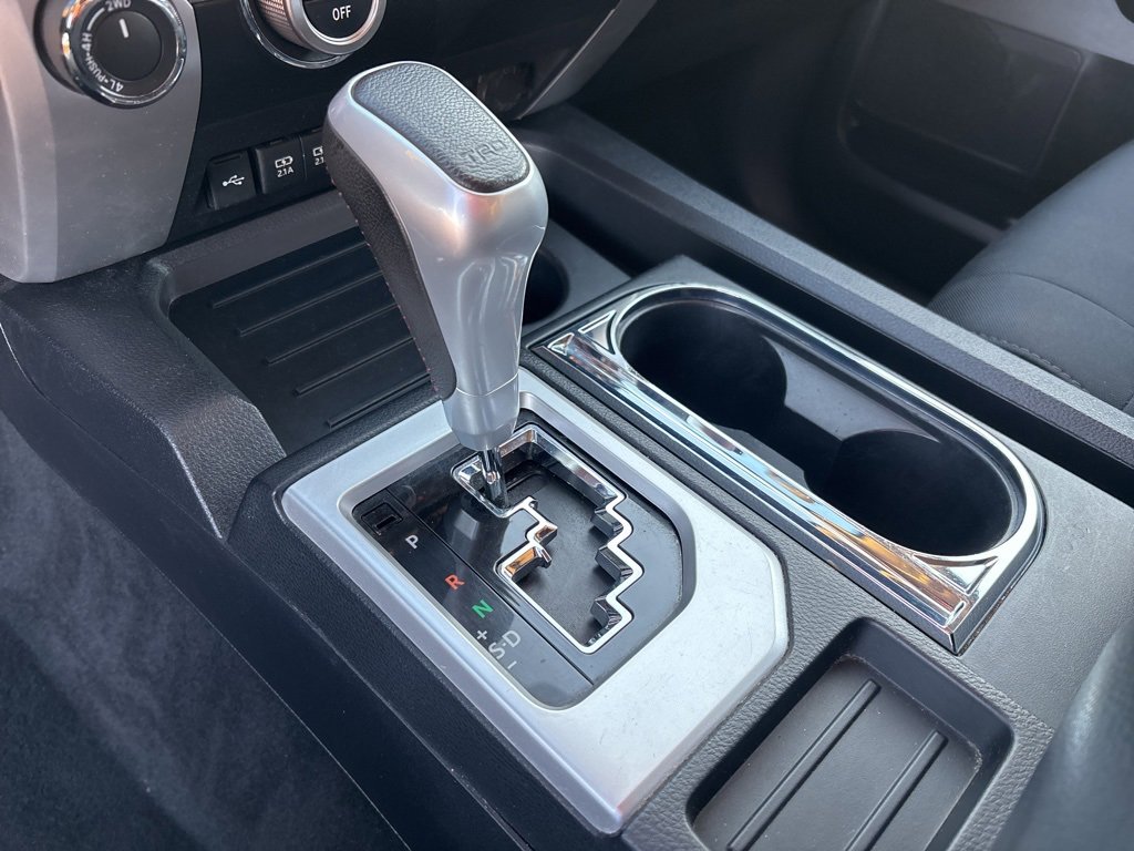 Used 2020 Toyota Tundra 4x4 CrewMax image 34