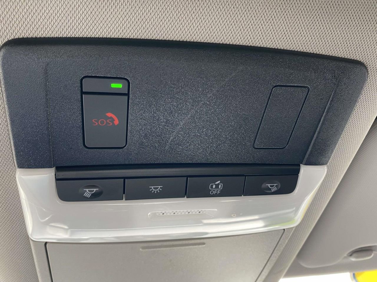 Used 2024 Nissan Rogue SL image 29