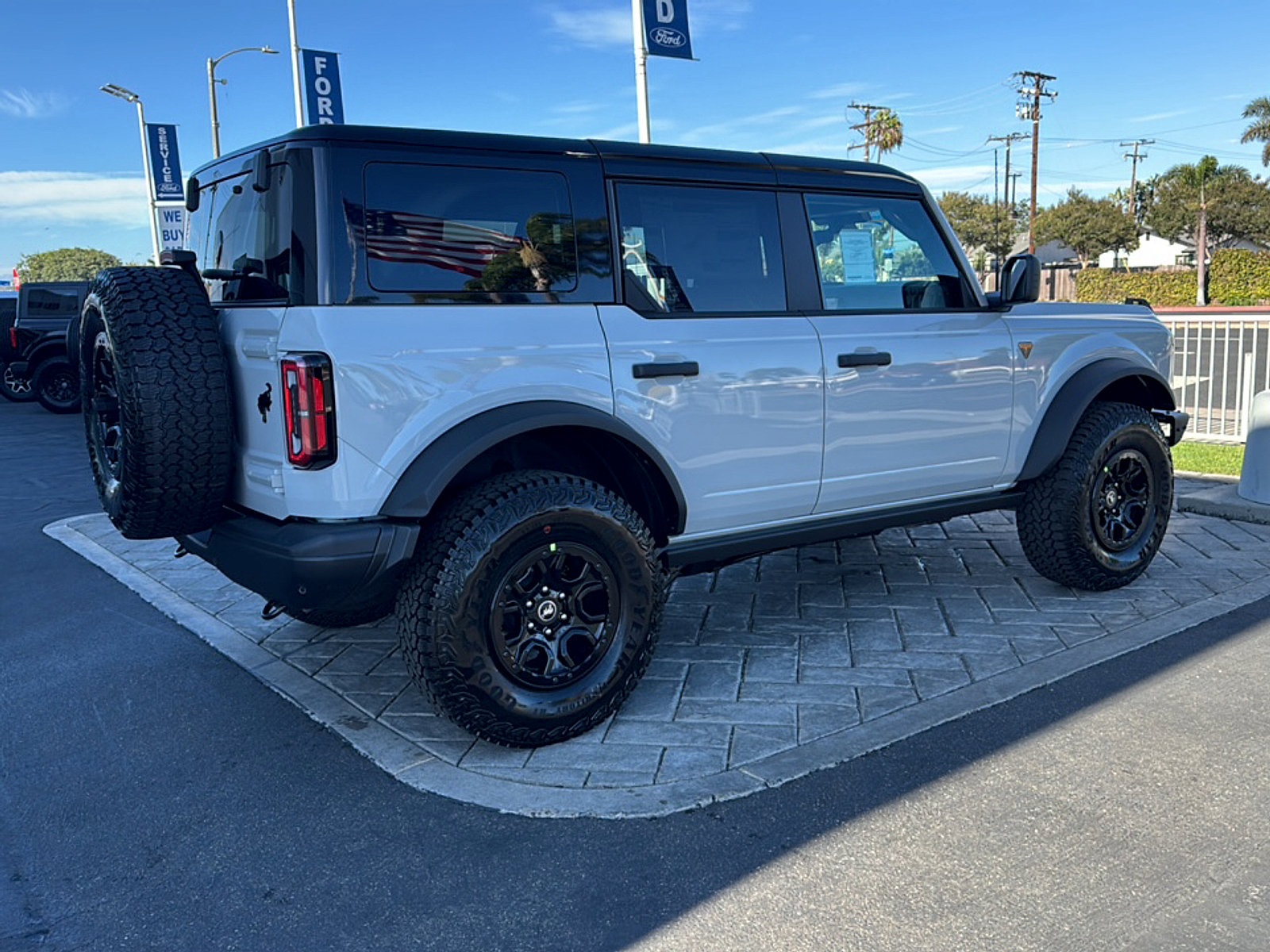 New 2026 Ford Bronco Badlands w/ Wildtrak Package AWD/4WD image 2