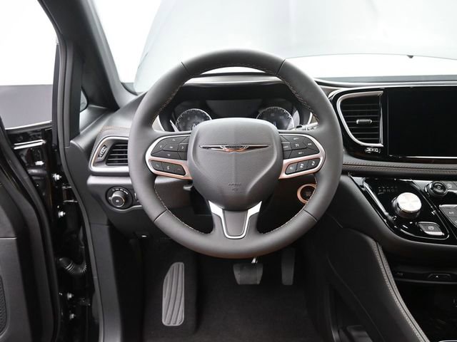 New 2026 Chrysler Pacifica Pinnacle image 27