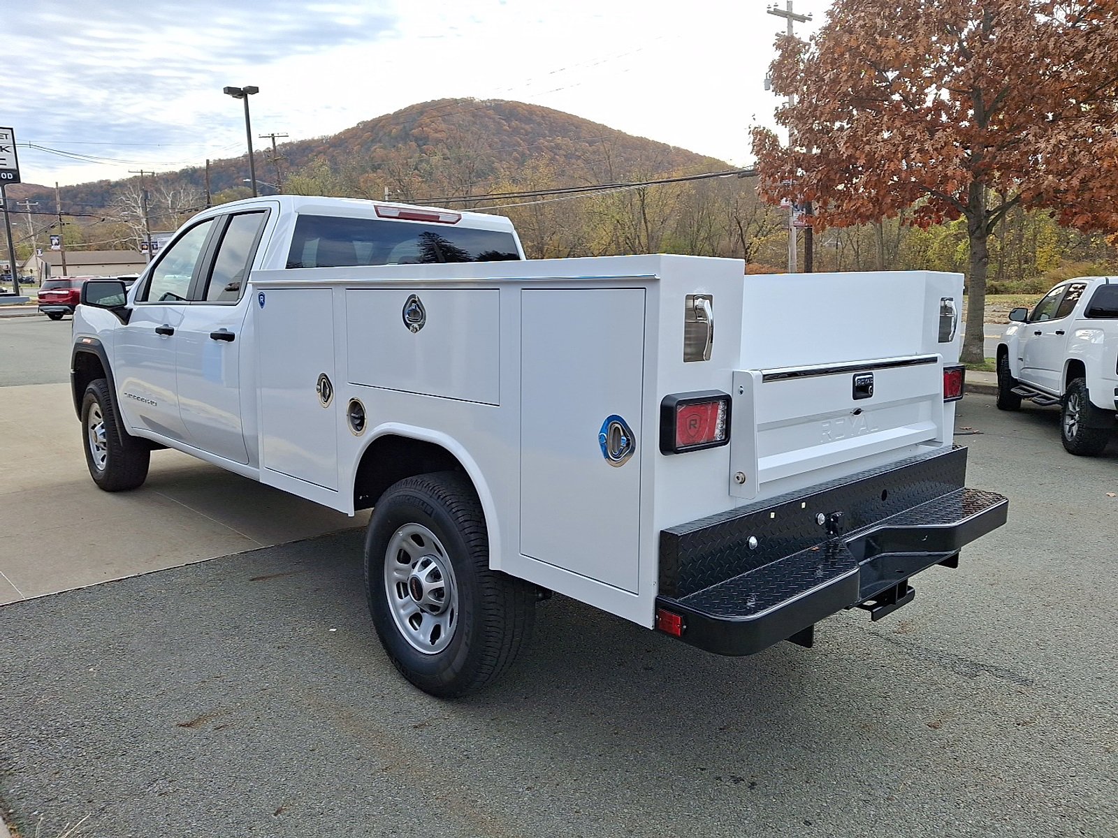 New 2025 GMC Sierra 3500 Pro w/ Convenience Package image 4