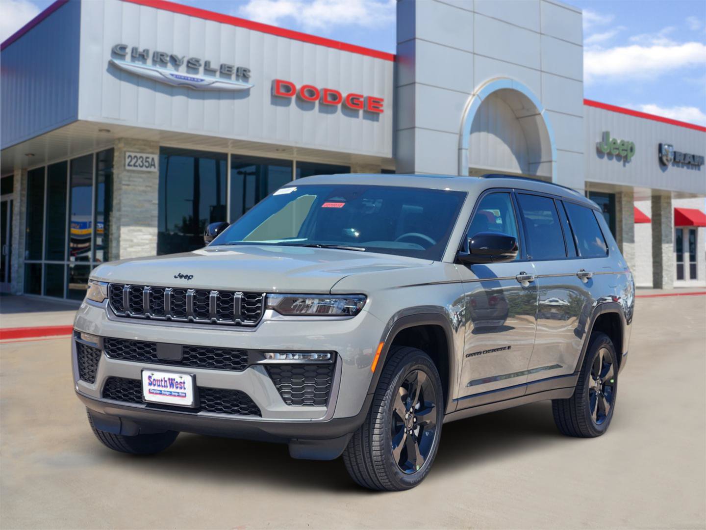 New 2027 Jeep Grand Cherokee L Limited w/ Limited Altitude Package AWD/4WD image 2