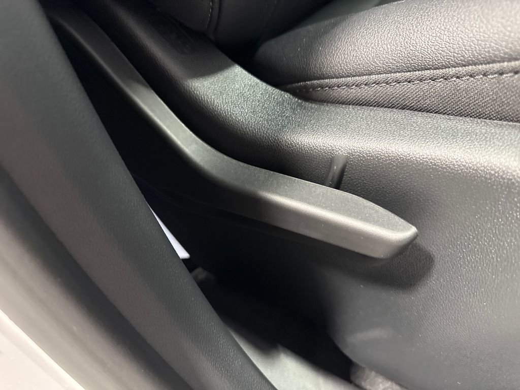 New 2026 Chevrolet Equinox LT w/ Convenience Package II FWD image 35