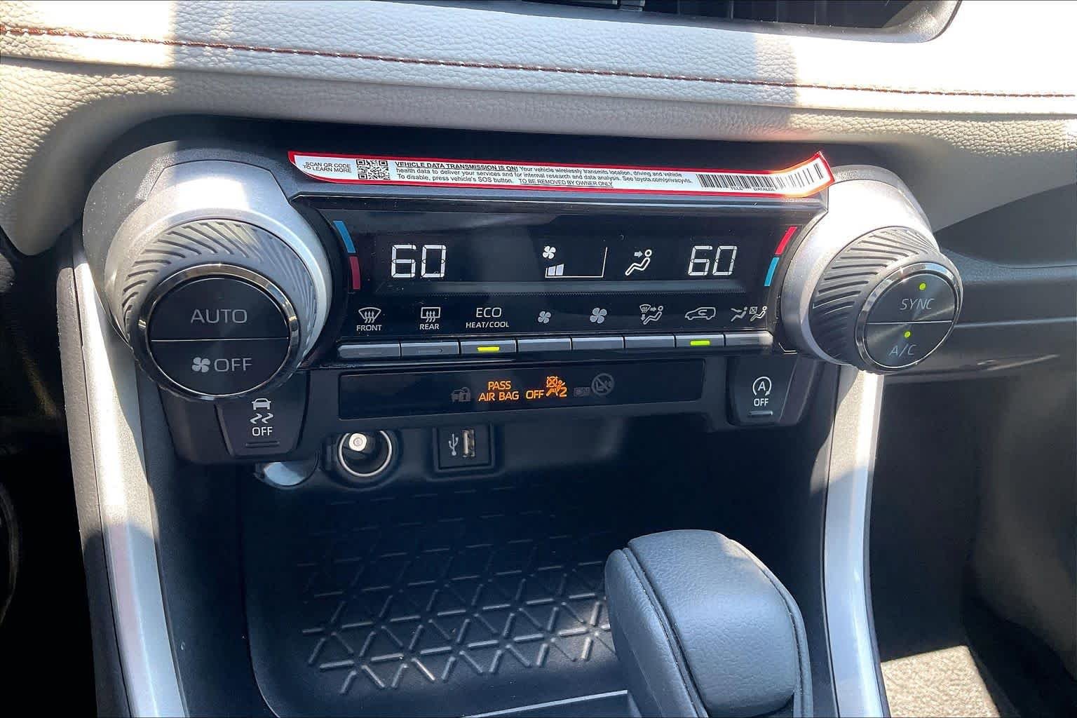 Used 2025 Toyota RAV4 XLE w/ Convenience Package FWD image 33