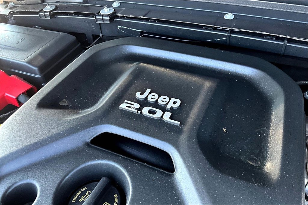 Used 2021 Jeep Wrangler Unlimited Sahara w/ Cold Weather Group AWD/4WD image 34