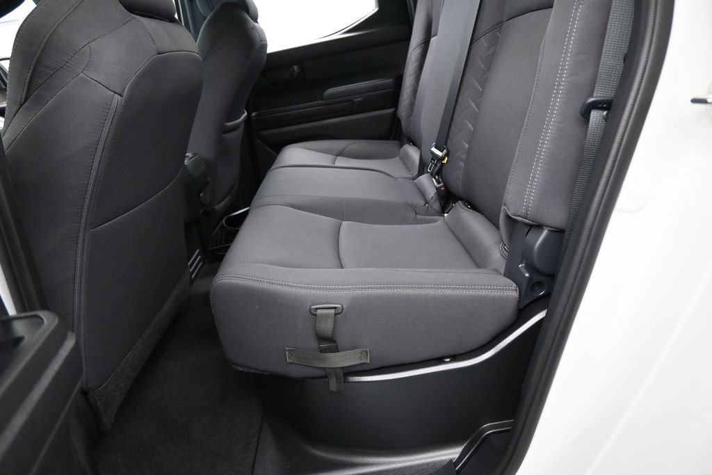 Used 2025 Toyota Tacoma SR5 AWD/4WD image 33