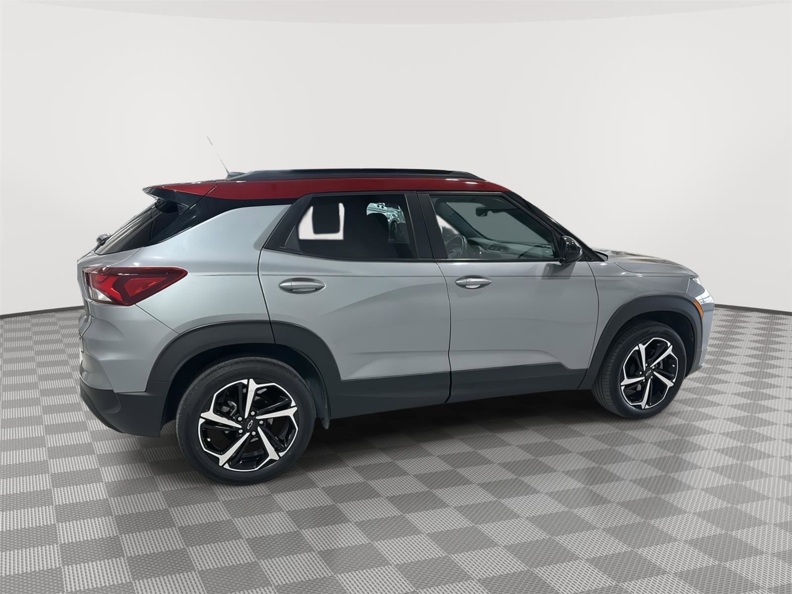 Used 2023 Chevrolet TrailBlazer RS w/ Sun and Liftgate Package image 6