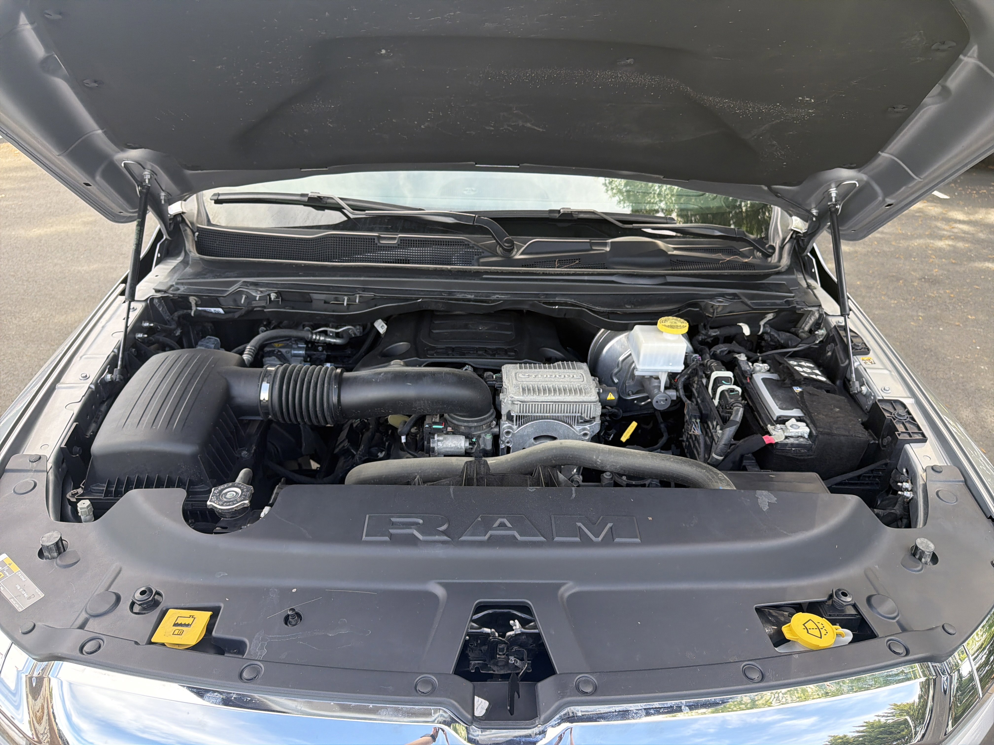 Used 2024 RAM 1500 Laramie image 33