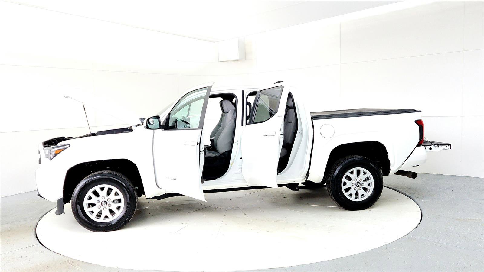 Certified 2025 Toyota Tacoma SR5 image 10