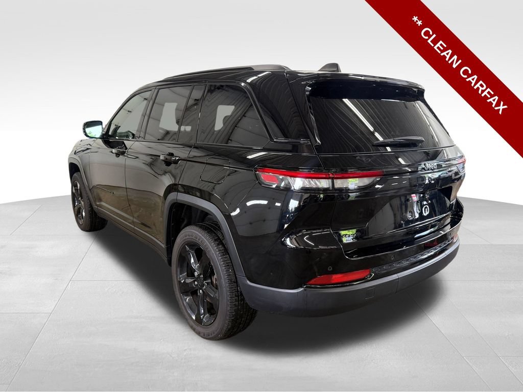 Used 2024 Jeep Grand Cherokee Altitude AWD/4WD image 3