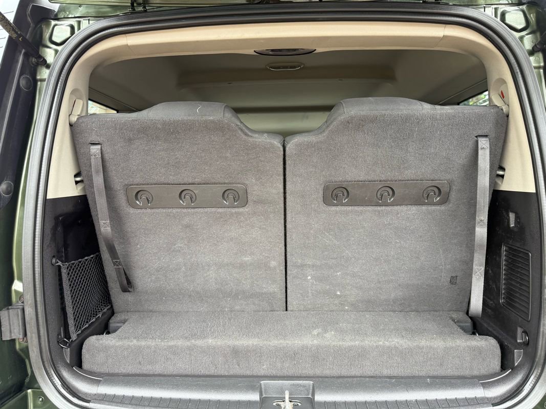 Used 2008 Jeep Commander Sport image 22