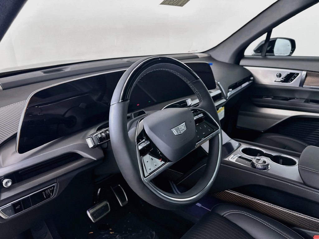 New 2027 Cadillac Vistiq Sport w/ LPO, Floor Liner Package AWD/4WD image 9