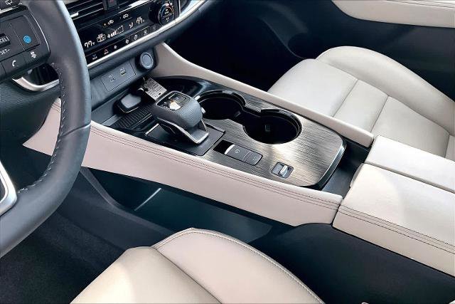 Certified 2023 Nissan Rogue SL w/ SL Premium Package image 17